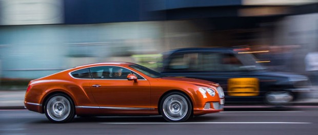 Bentley har fyrdörrars coupé på gång
