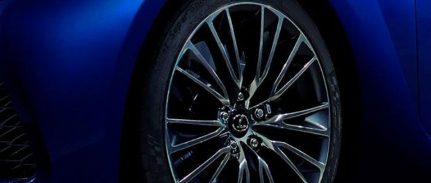 Lexus teasar ny F-modell
