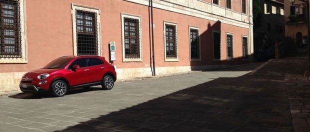 Fiat 500X läcker ut i förtid