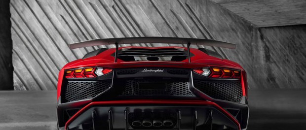 Lamborghini Aventador SV Roadster visas den 14 augusti