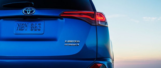 Hybrid-version av Toyota Rav4 visas i New York