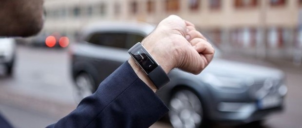 Röststyr din Volvo med Microsoft Band 2